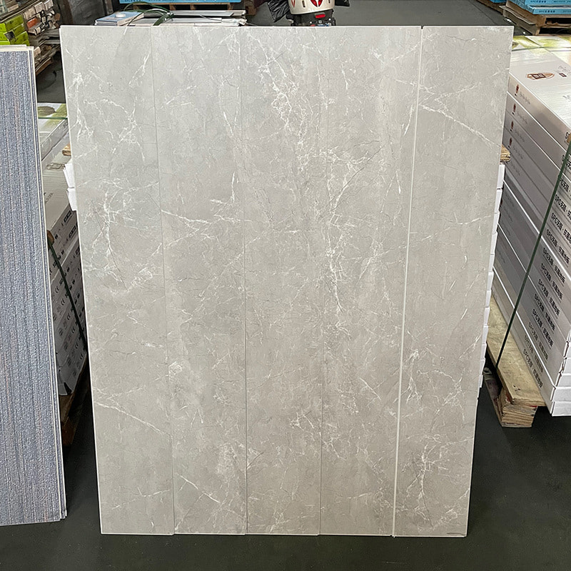 หินอ่อนสีขาวและสีดำลายไม้แข็ง Core Interlock คลิกล็อคพื้นไม้กระดานไวนิล Piso PVC ภายในคลิก Piso SPC Flooring